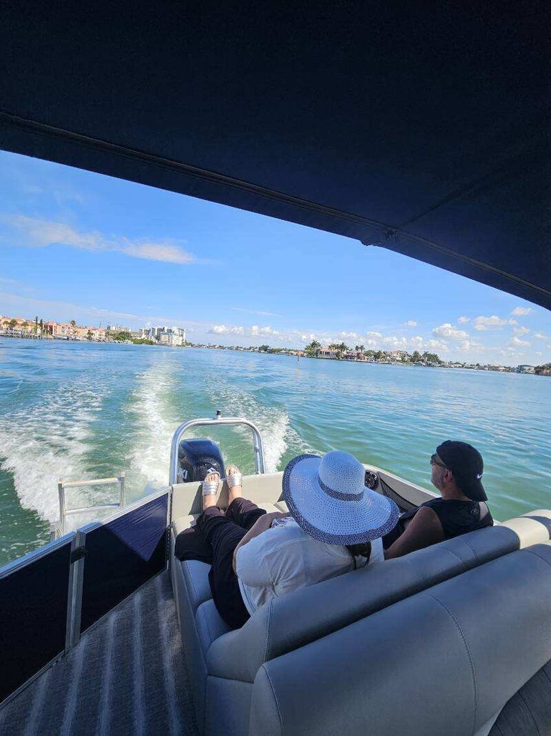 Relaxing boat cruise treasure island johns pass