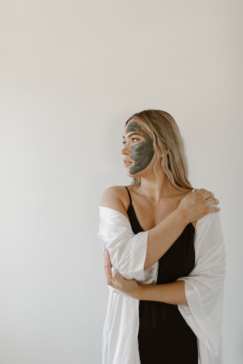 facial-mask-on-woman