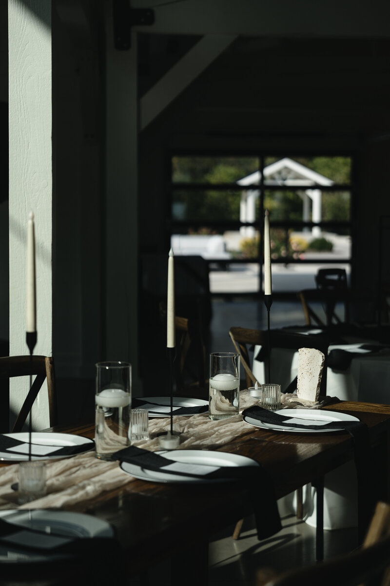 Indiana_Michigan_Wedding Planner_Zionsville_The Sixpence_Estate_Barn_Editorial_Wedding Decor_The Reception