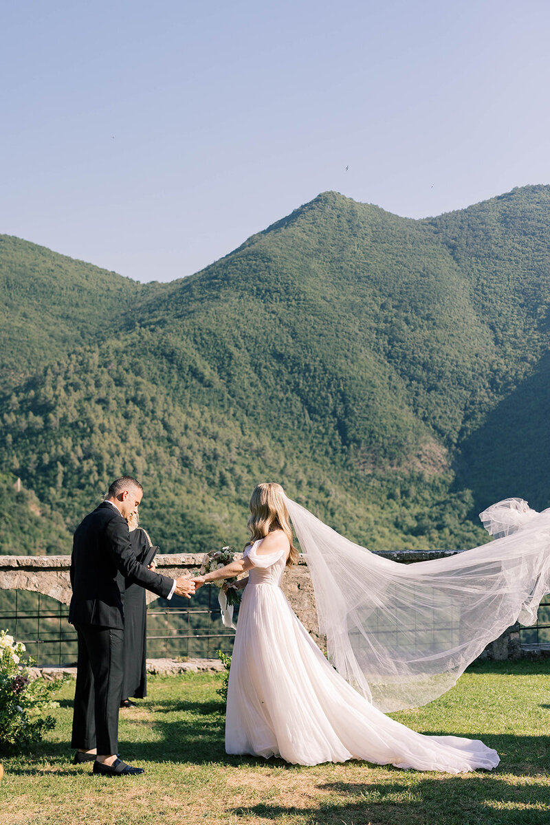 Abbazia-San-Pietro-In-Valle-Italy-Wedding-NYC-Film-Wedding-Photographer-European-Destination-Alicia-Ann-Photographers8
