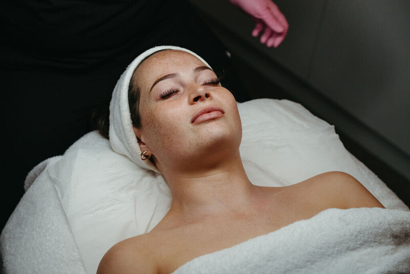 Warrnambools skin & Tonic dermal clinic provides skin treatment in clinic