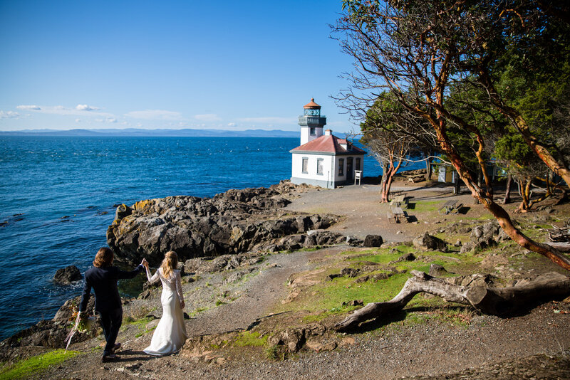 wedding-lime-kiln-lighthouse-san-juan-island-photo-by-la-vie-photography