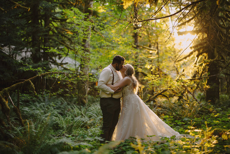 Estes Park Wedding Photographer Denver Wedding Venue Planner Della Terra Mountain Top Fall Colorful Wedding Liz Osban Photography Black Canyon Inn Wyoming Wedding Photographer Elopement Engagement 23