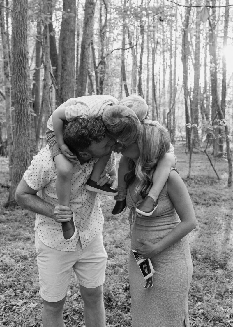 maternity photographer in Raleigh NC
