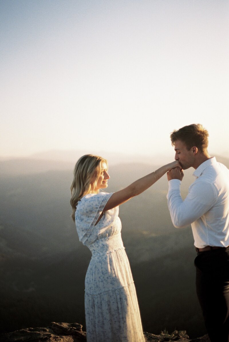 shenandoah-national-park-engagement-photos-on-35mm-film-10
