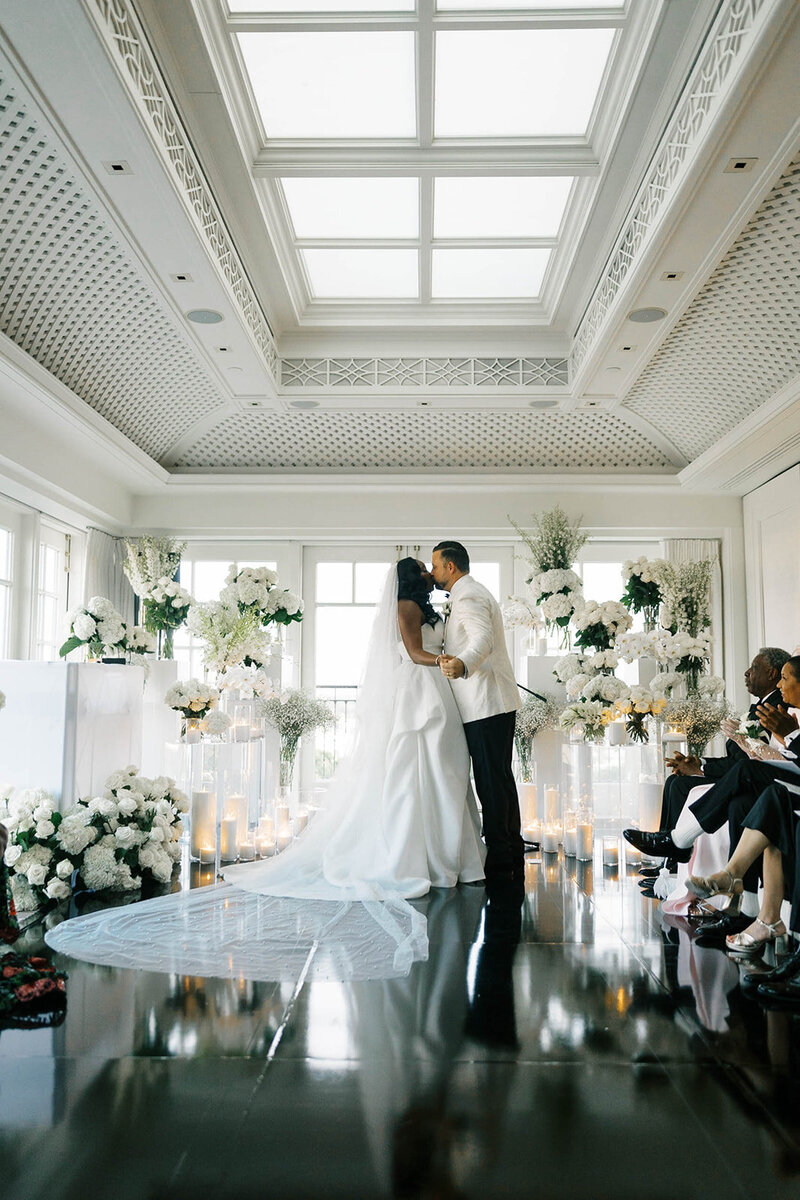 White Luxury in D.C - Floral Gallery by Krysta Smith floral Design_15