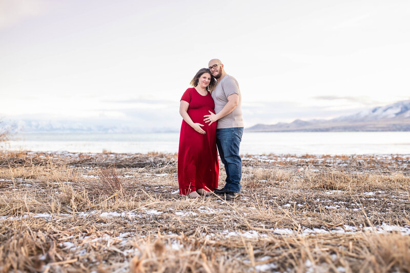 maternity session at utah lake shoreline in saratoga springs 