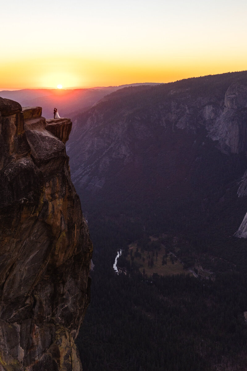 Alec+Sydney Yosemite National Park Adventure Wedding-139