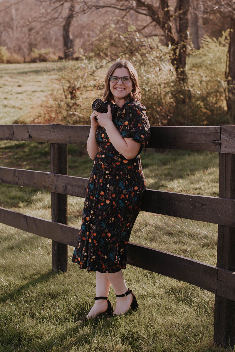 lead photographer Danielle Towle in Virginia field