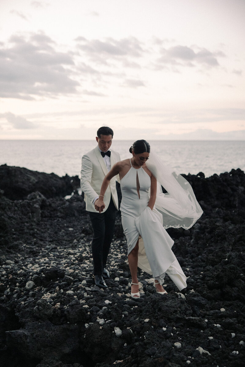 bride and groom session in Four Sesons Hawaii