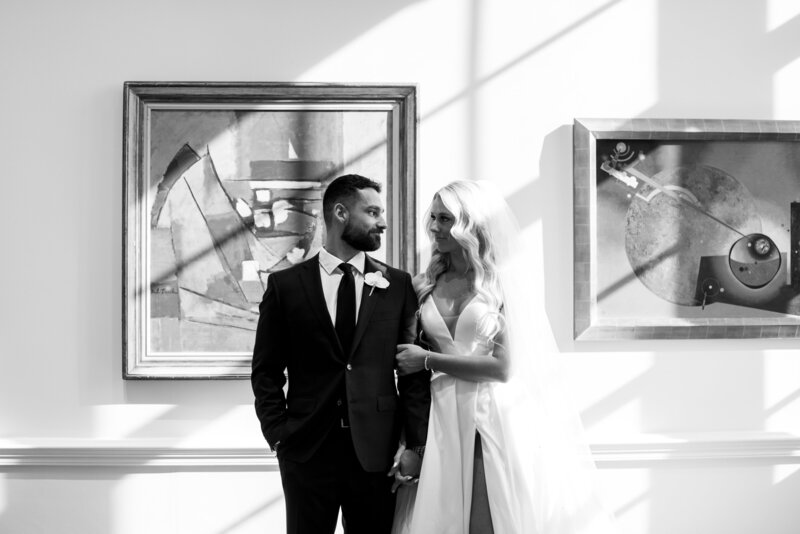 sarah-elizabeth-studio-ohio-wedding-photographer-hardy-wedding-dayton-art-institute-sneak-peeks-49