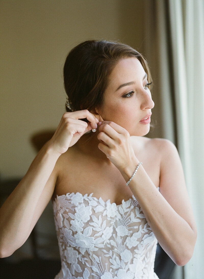 napa-wedding-photographers-dejaureguis-erin-courtney-solage-calistoga-wedding-0031