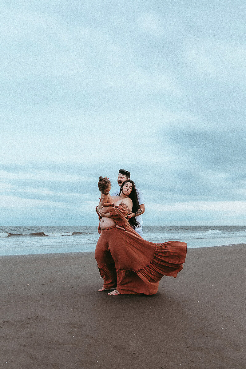 moody-rust-skirt-beach-pregnancy-maternity-sand
