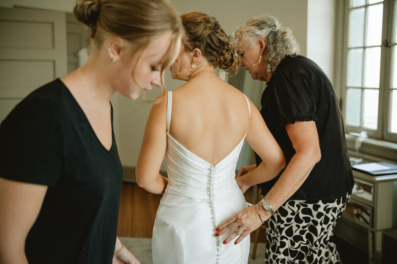 documentary-style-wedding-photographer-12