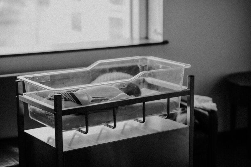 The best newborn hospital photographer near me- Sydnie Decou Photography