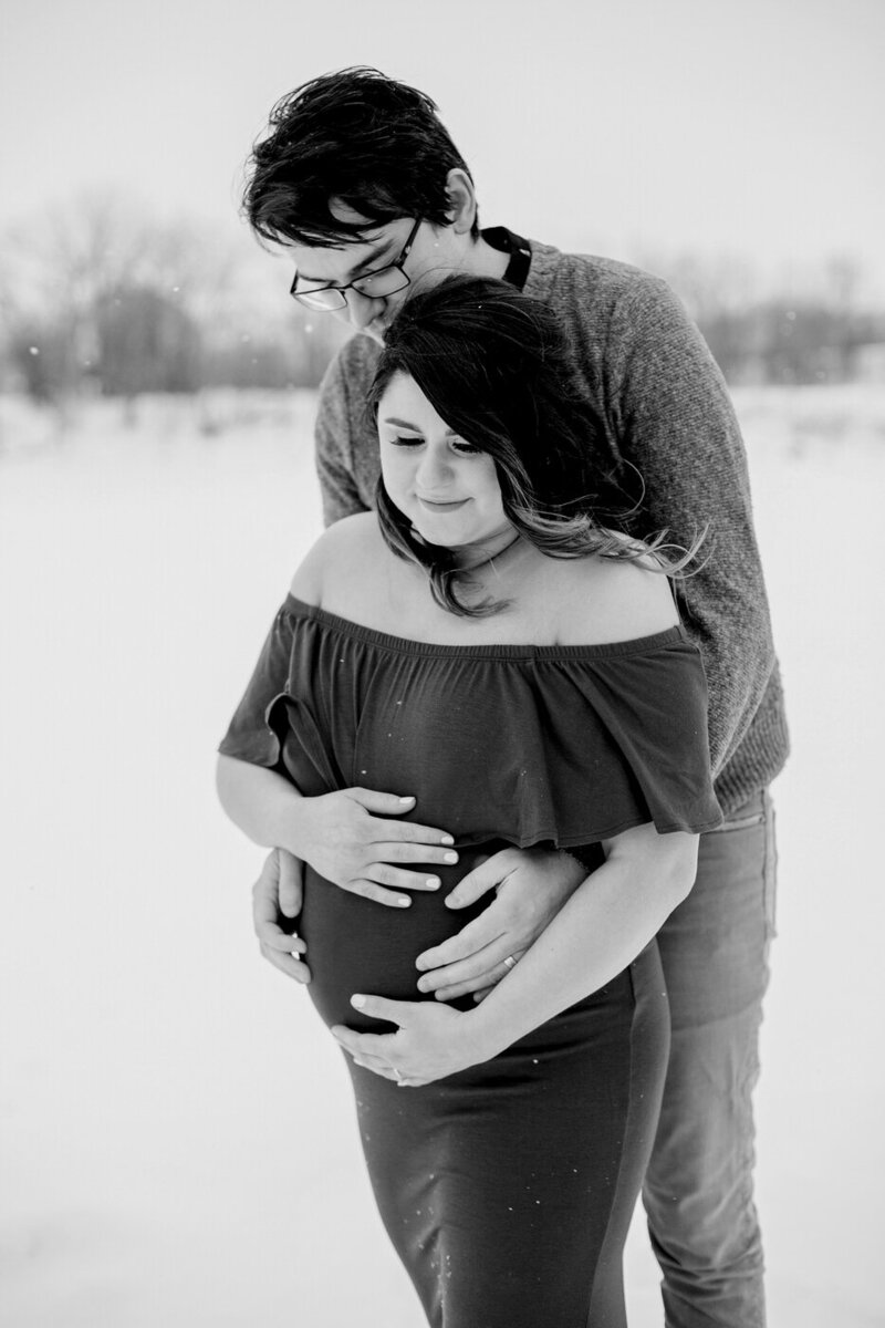 Winter maternity photos in the snow in Winnipeg 