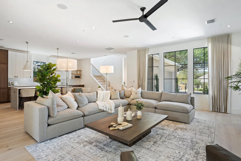 5505-woodrow-ave-living-7