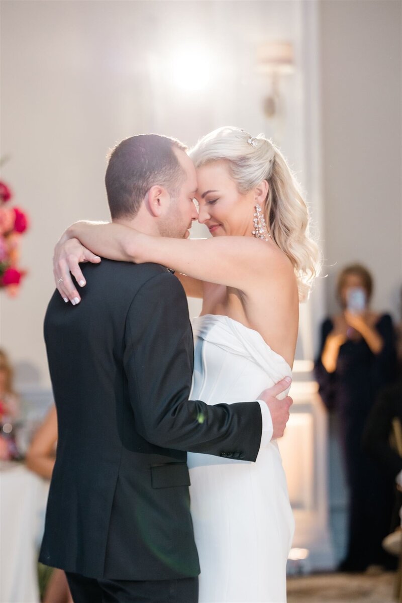 Wedding reception at the country club of Orlando by orlando wedding photographer 