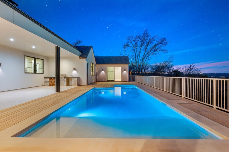 596-lancelot-way-exterior-1