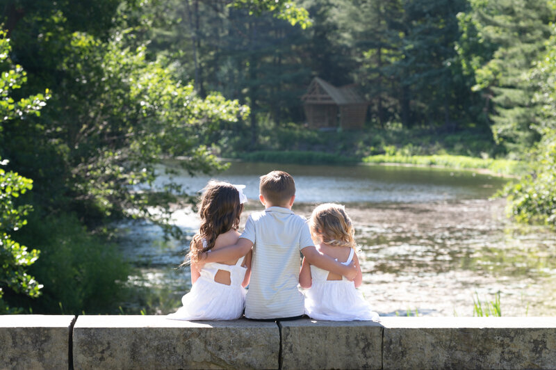 cleveland, outdoor family photo by pool