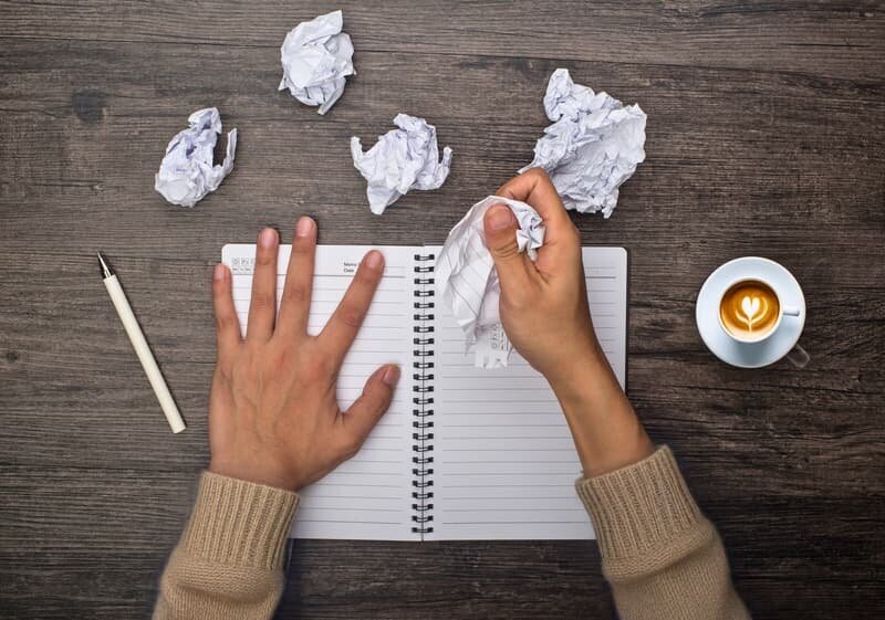 un particulier rencontre des difficultés à écrire un courrier lui même