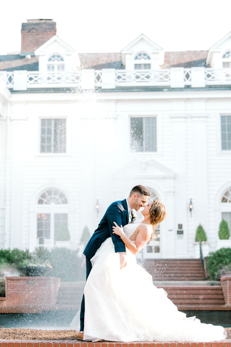 Charlotte-Wedding-Photographer-North-Carolina-Bright-and-Airy-Alyssa-Frost-Photography-Duke-Mansion-12