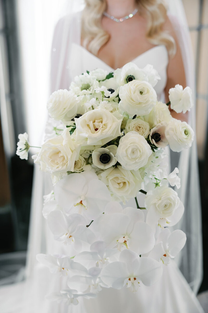 White wedding table setup by KC photographer Abbey Regnier.