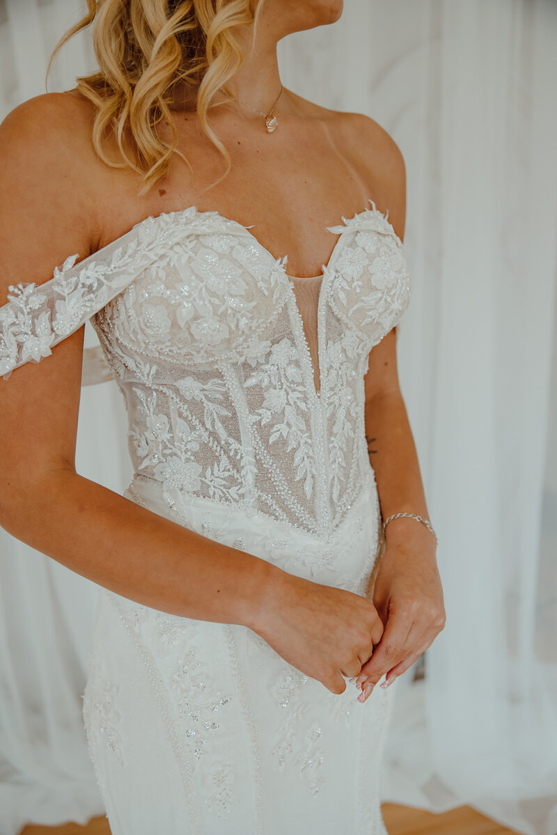 Haley w:o overskirt front closeup 