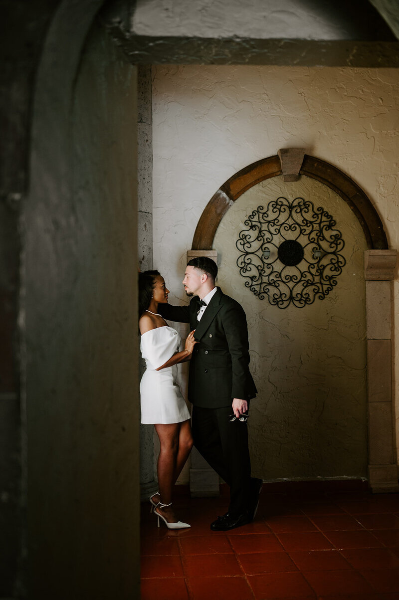 old-money-downtown-houston-engagement-photos_7362