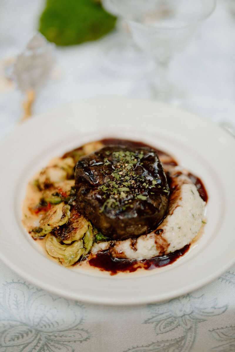 filet-mignon-brussel-sprouts-1