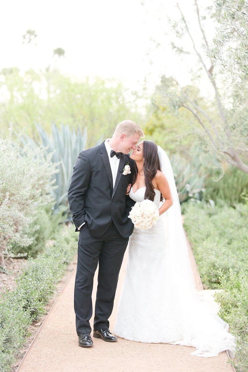 Blush El Chorro Paradise Valley Wedding | Amy & Jordan Photography