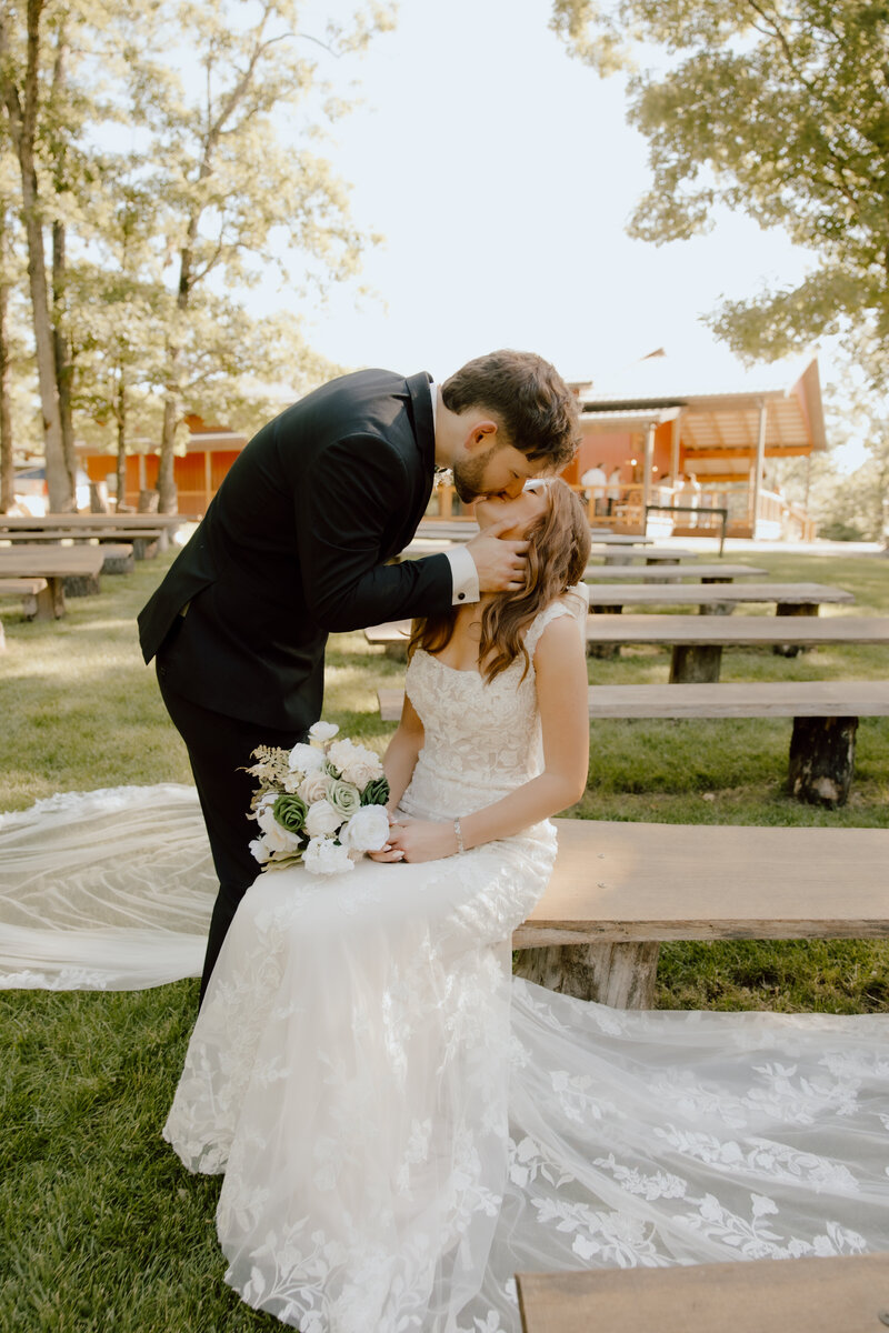 Chloe Yacapraro is a wedding photographer that love fun memories