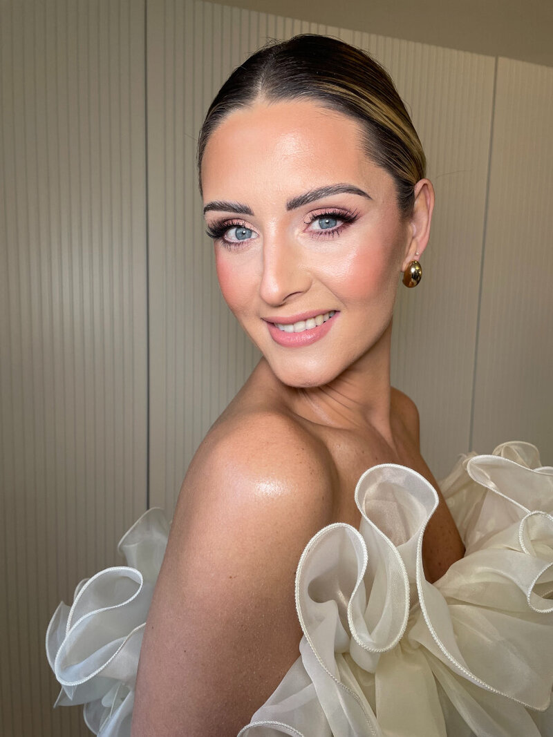 Luxury skin prep and dewy bridal makeup for a luminous bridal look