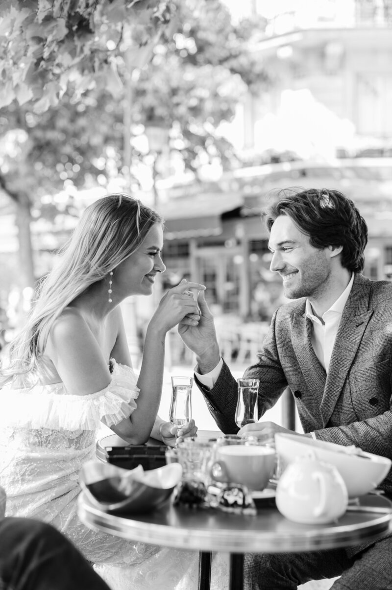 paris-engagement-session-cafe