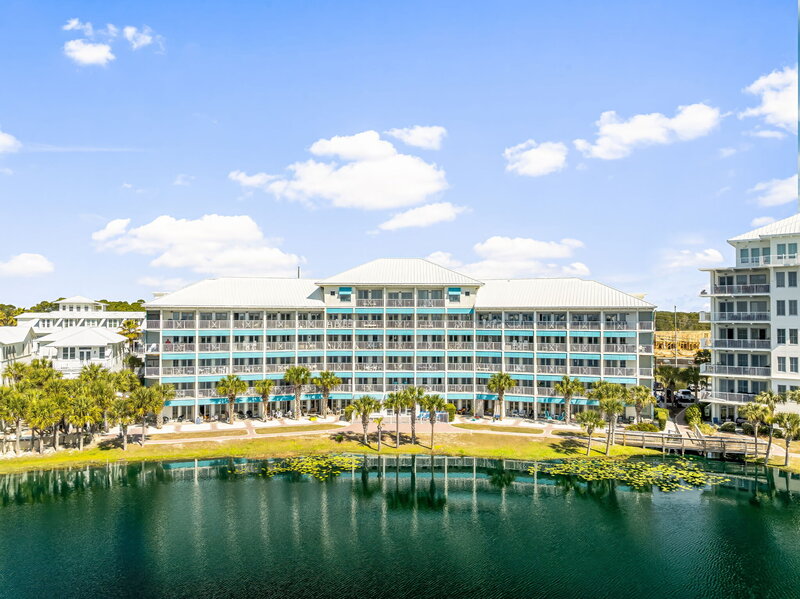 Carillon Beach Inn and Lake