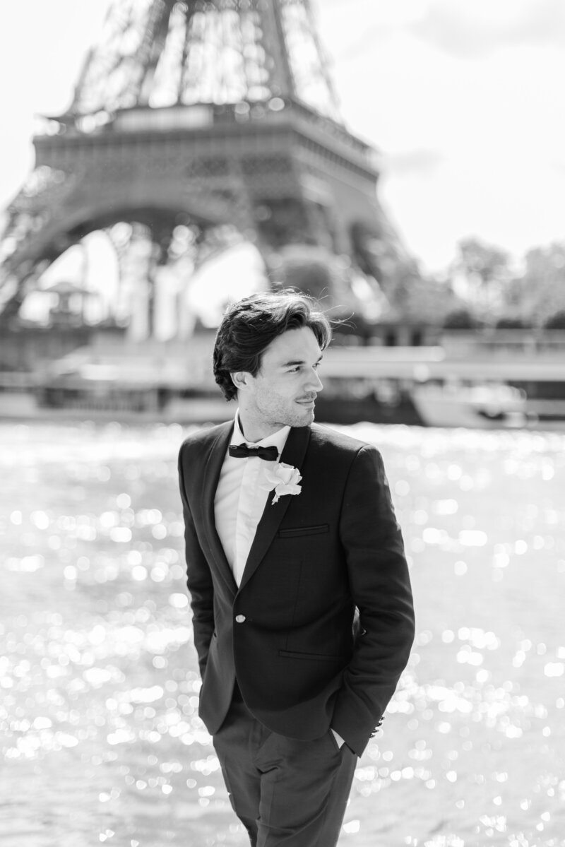 groom-eiffel-tower-black-suit