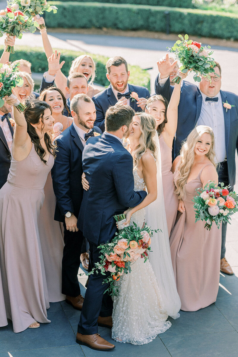 Shepherd's Hollow wedding bride and groom  with bridal party