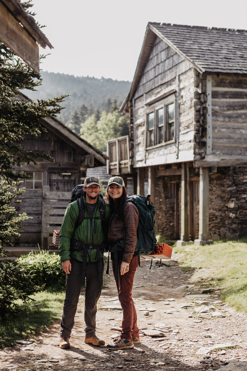 Couple backpacking to Mount Leconte Lodge in Great Smoky Mountain National Park