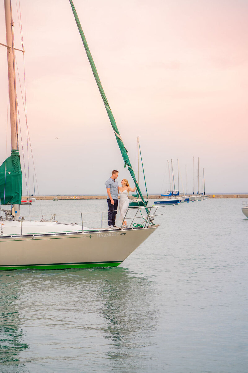 chicago-sailboat-engagement-session (15)