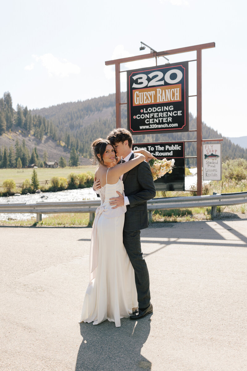 320 guest ranch wedding photos Big Sky Montana