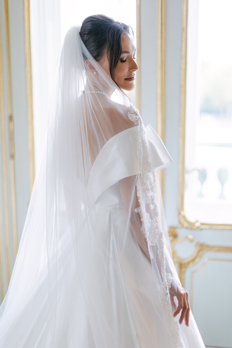 beautiful Bride minutes before the ceremony