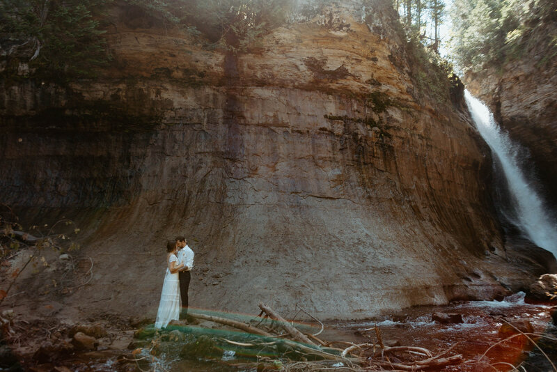 miners-falls-michigan-upper-peninsula-elopement-michigan-wedding-photographer-alisciamariephotography-4058