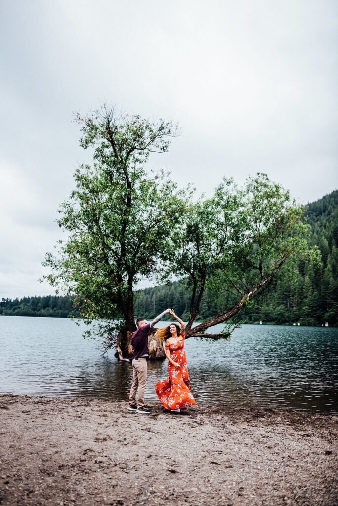 Photos at Rattlesnake Lake by Seattle Engagement Photographer, Rebecca Anne Photography