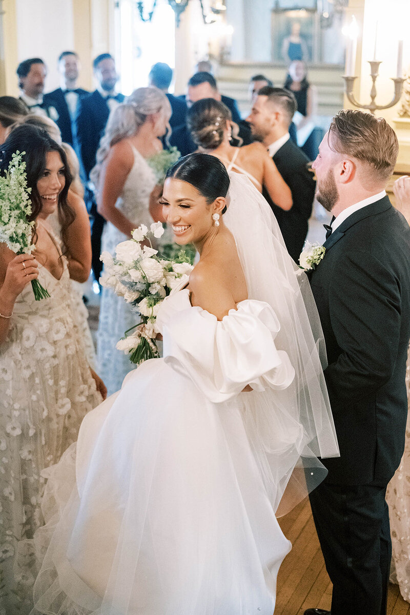 Modern and chic spring wedding at a Historic Mansion with Water Views | Glen Foerd on the Delaware | Philadelphia PA | Denise Marie Photography | Editorial Wedding Photographer based in Philadelphia PA