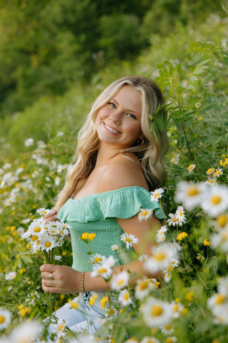 Outdoor senior portraits Wisconsin