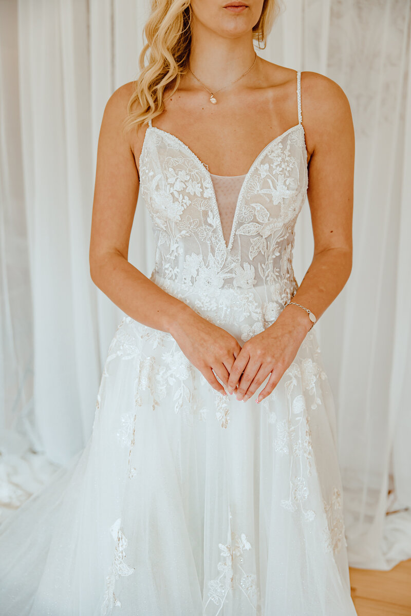 Paloma front details 