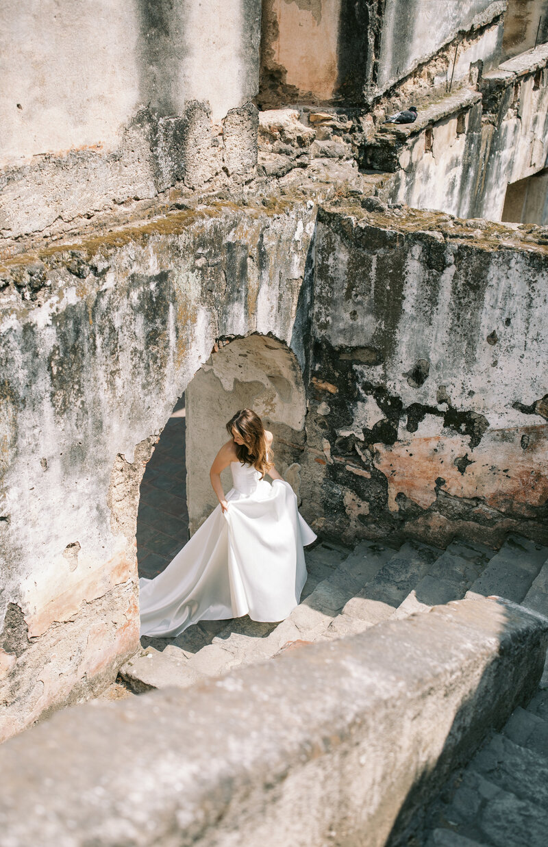 TN_AntiguaGuatemalaWedding_BrideandGroom012