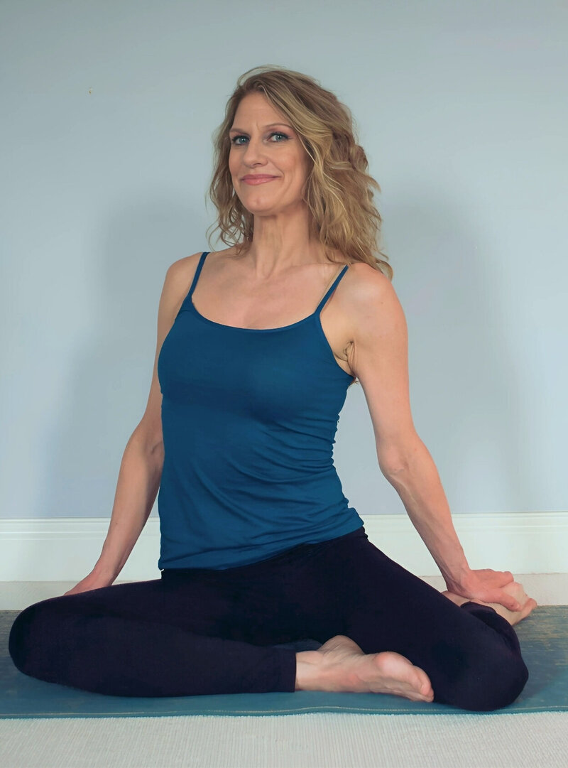 Julia, personal trainer and wellness educator in Northeast Ohio