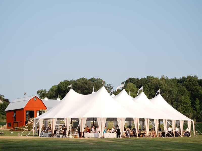 traverse-city-mi-wedding-outdoor-tent