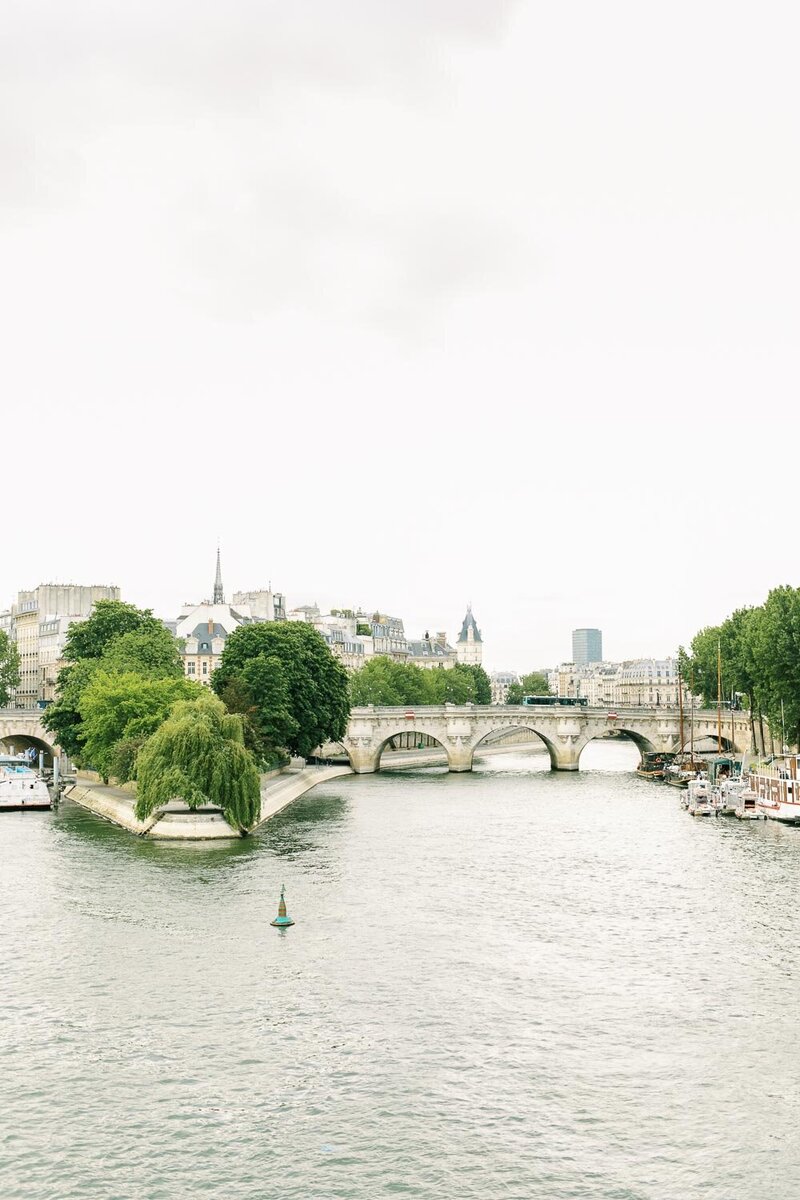 Seina river in Paris